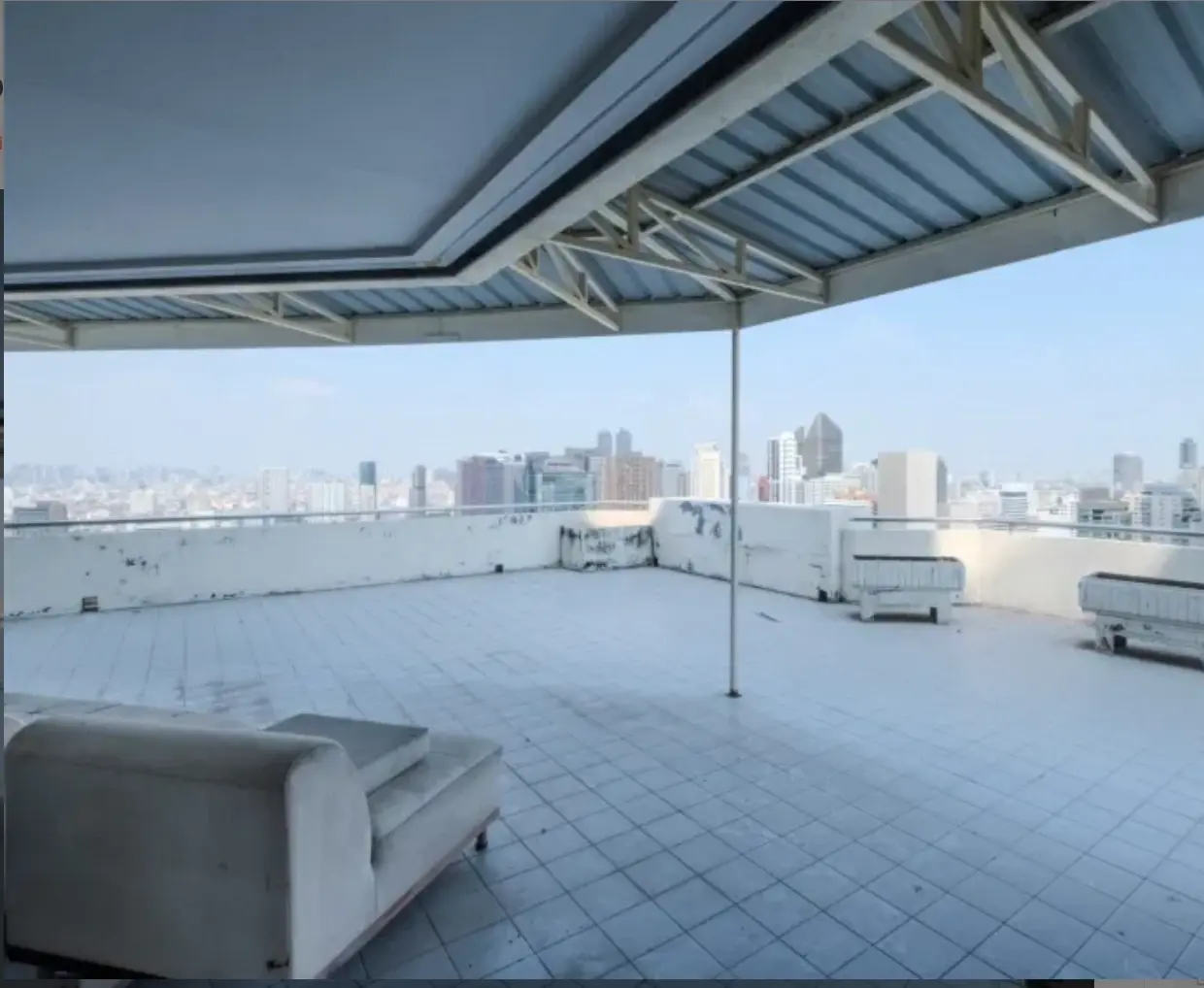 คอนโดฟรีโฮลด์ 2 ห้องนอนกว้างขวางพร้อมดาดฟ้าในวัฒนา