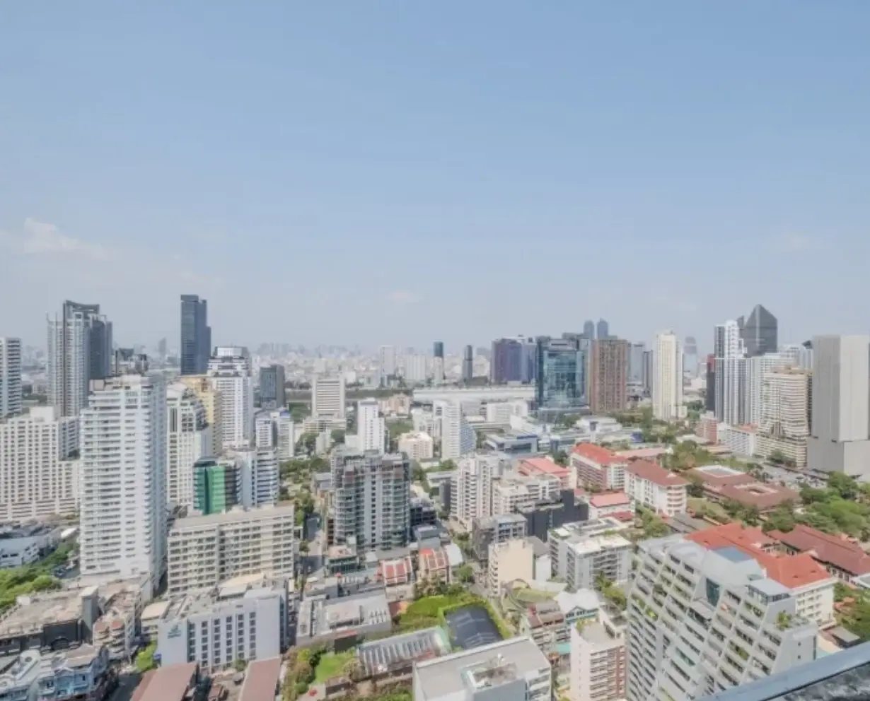 คอนโดฟรีโฮลด์ 2 ห้องนอนกว้างขวางพร้อมดาดฟ้าในวัฒนา