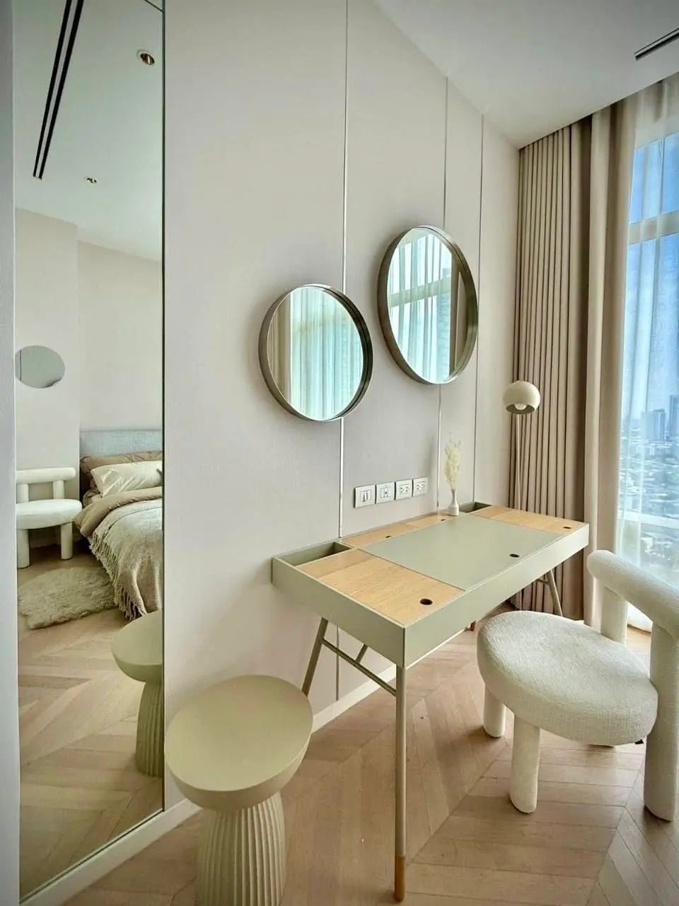 River front at Four Seasons Private Residences 3 beds for sale.