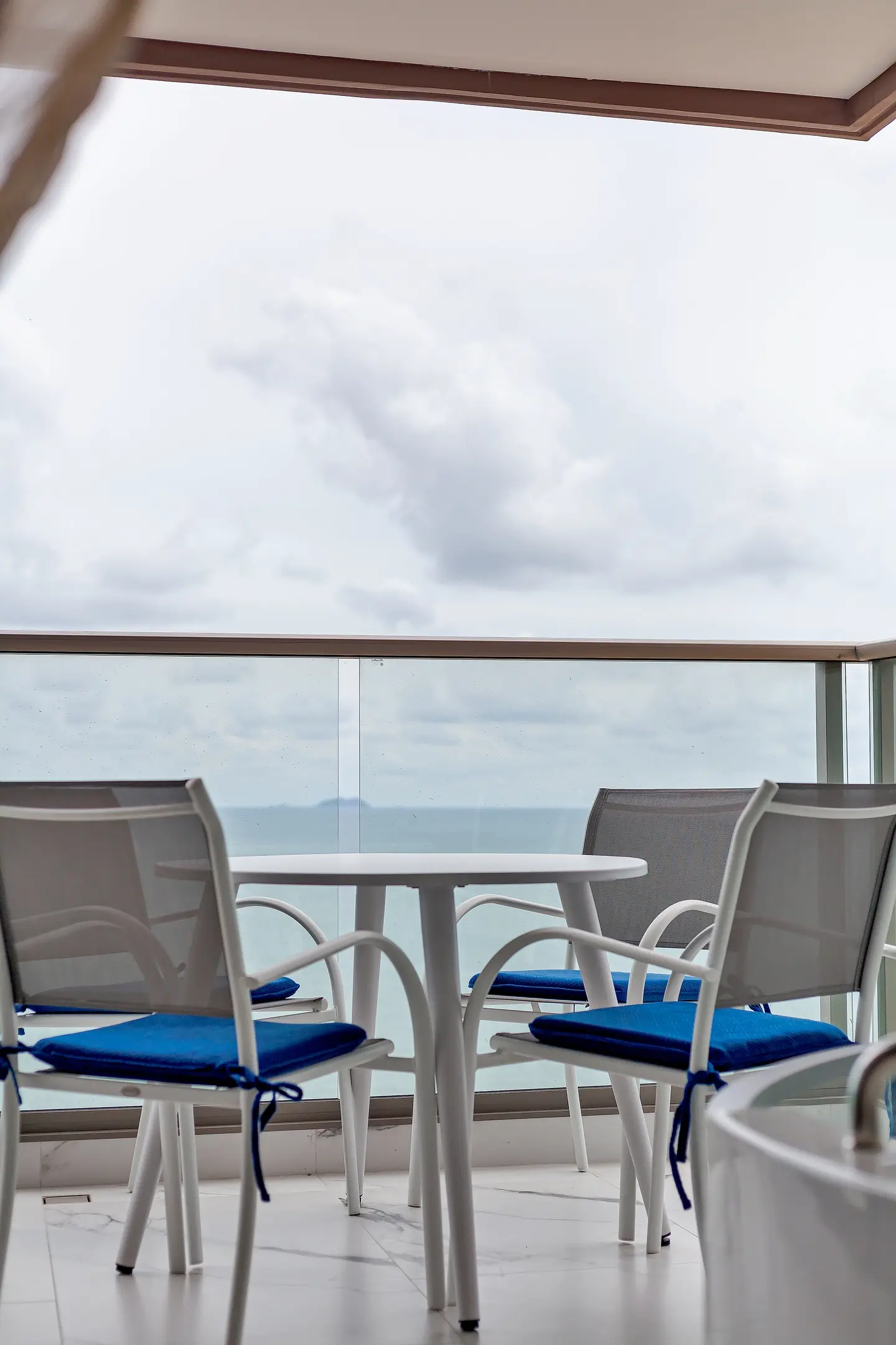 Beach front condo for rent in Pattaya 