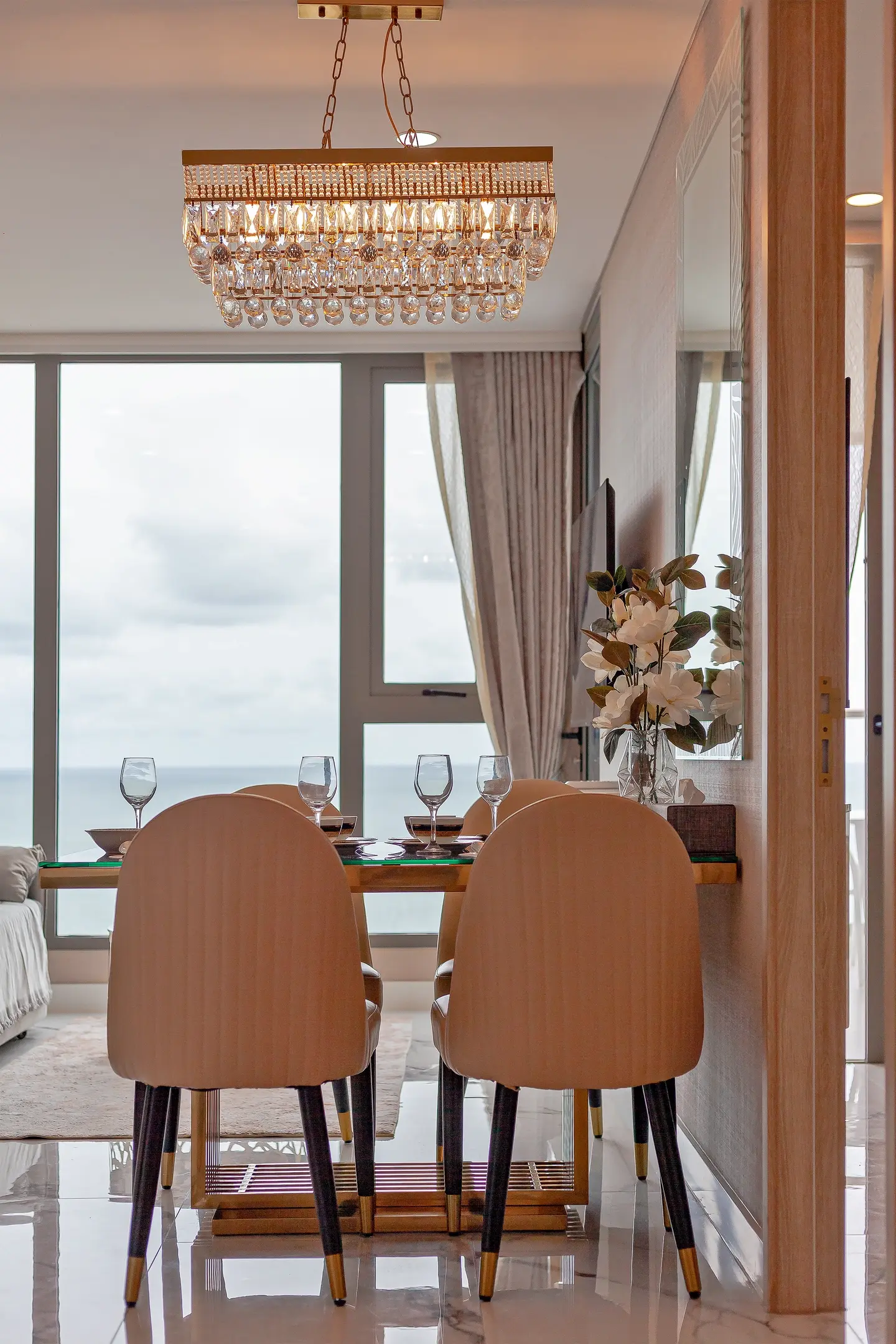 Beach front condo for rent in Pattaya 