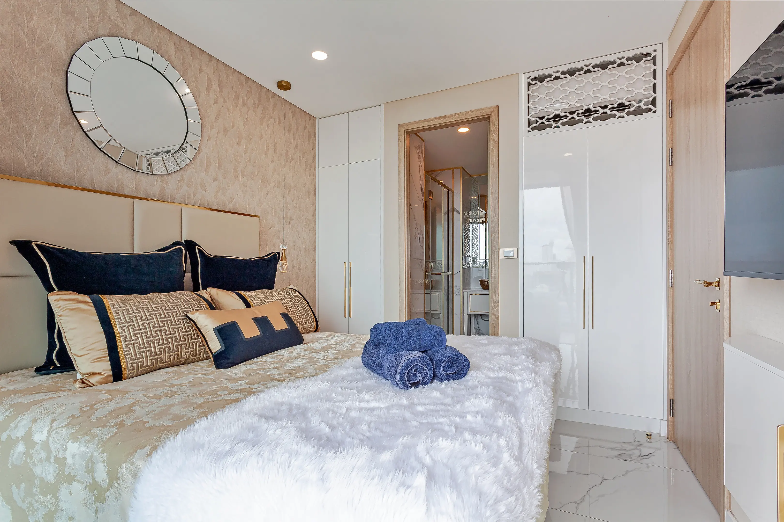 Beach front condo for rent in Pattaya 