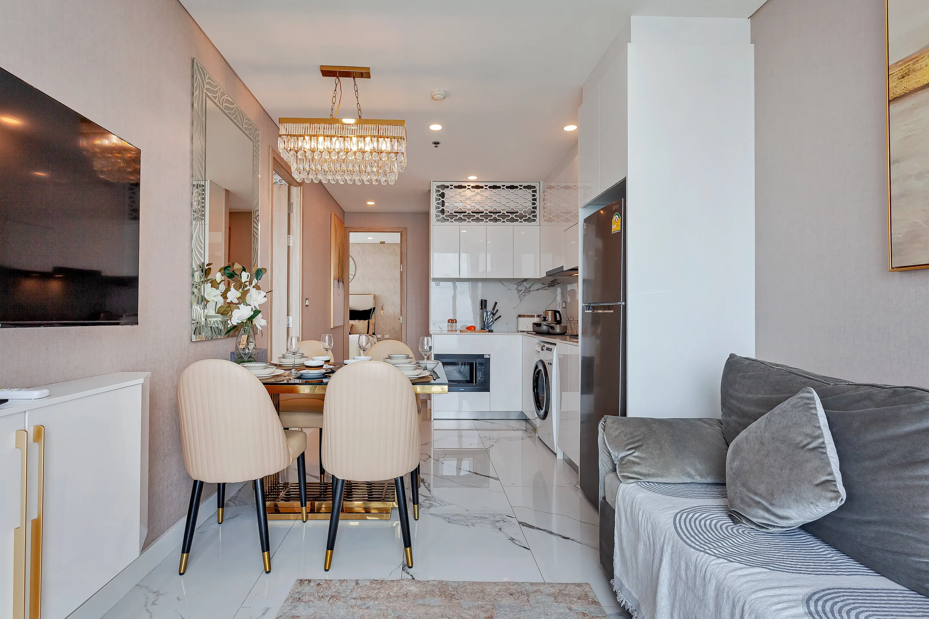 Beach front condo for rent in Pattaya 