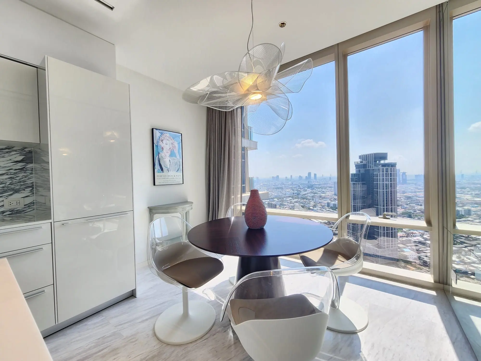 River view at Four Seasons Private Residences 2 beds  for rent  NOW!