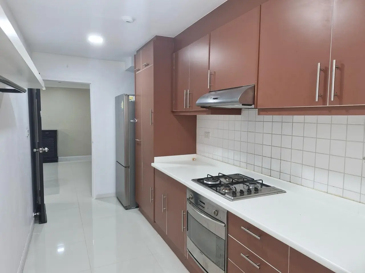DS TOWER 1 LARGE 3 BEDS FOR RENT NOW