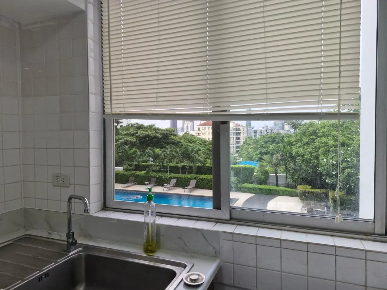 DS TOWER 1 LARGE 3 BEDS FOR RENT NOW
