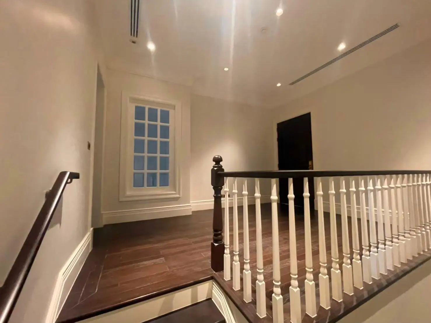 98 Wireless, Super luxury property in Wireless road resale 
