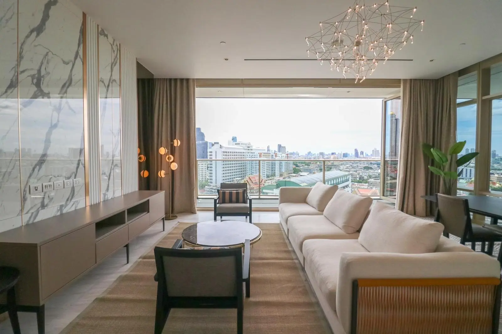 River view at Four Seasons Private Residences 4 beds 