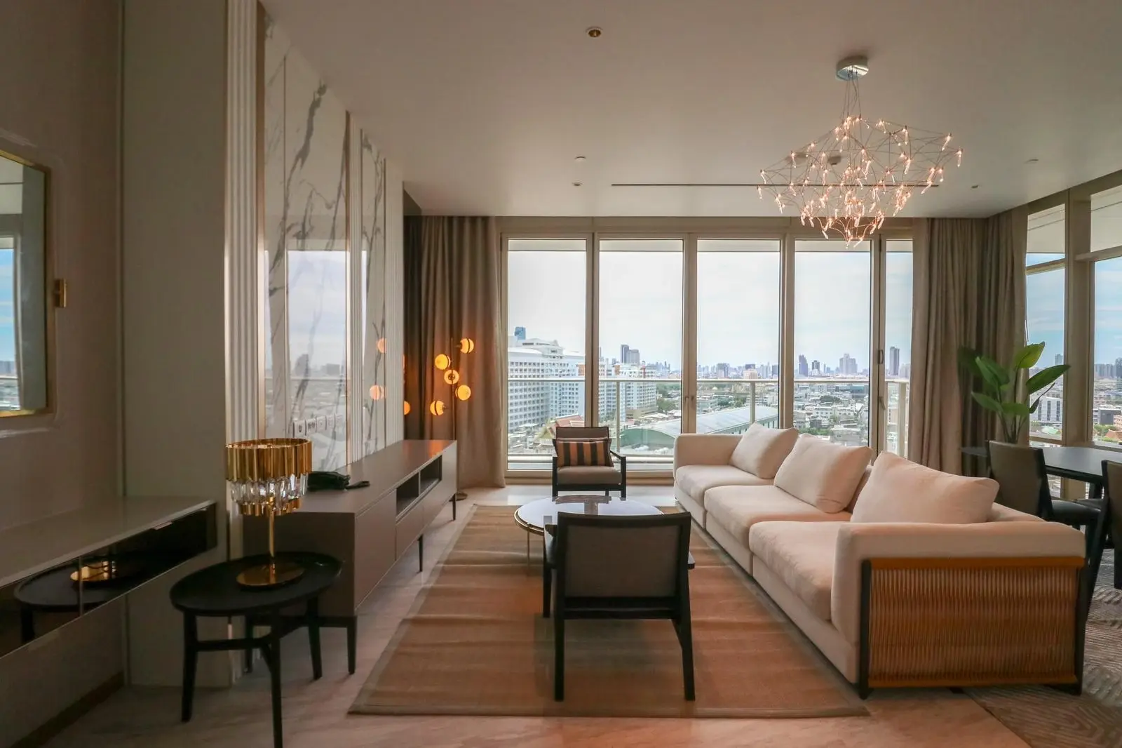 River view at Four Seasons Private Residences 4 beds 