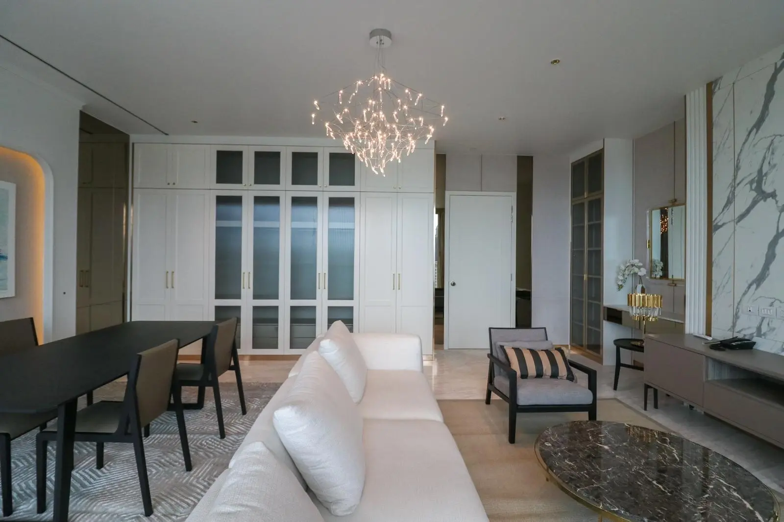 River view at Four Seasons Private Residences 4 beds 