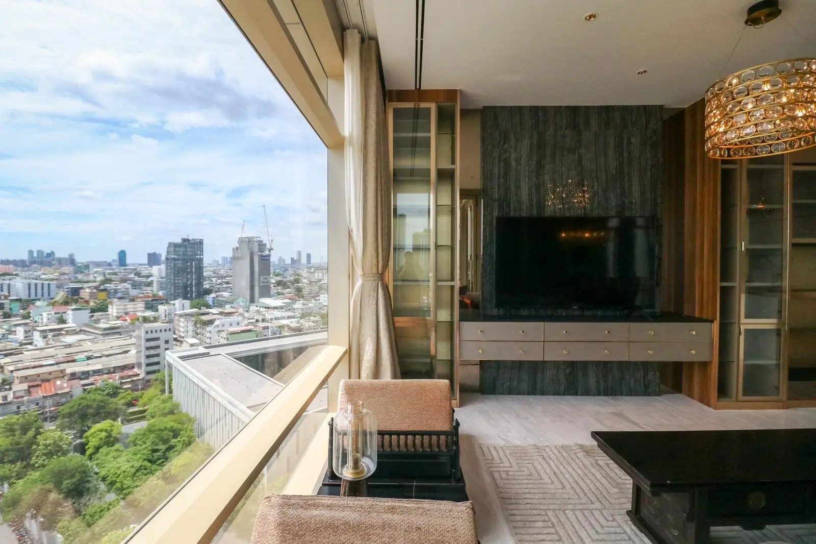 River view at Four Seasons Private Residences 4 beds 