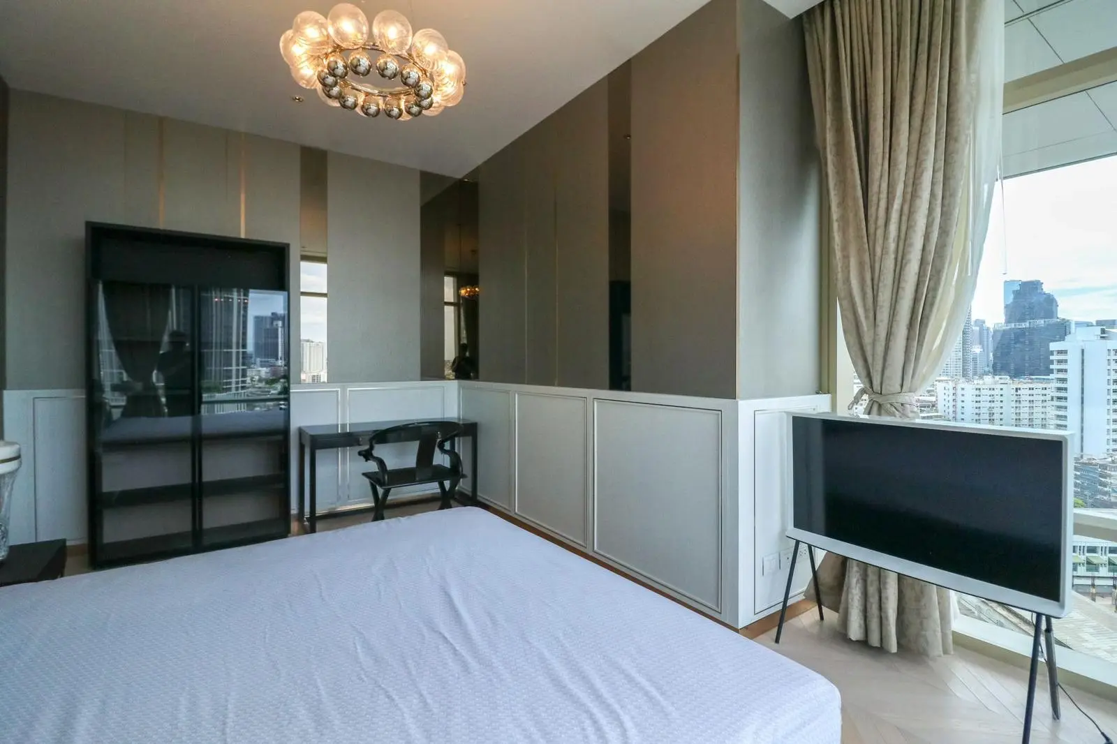 River view at Four Seasons Private Residences 4 beds 