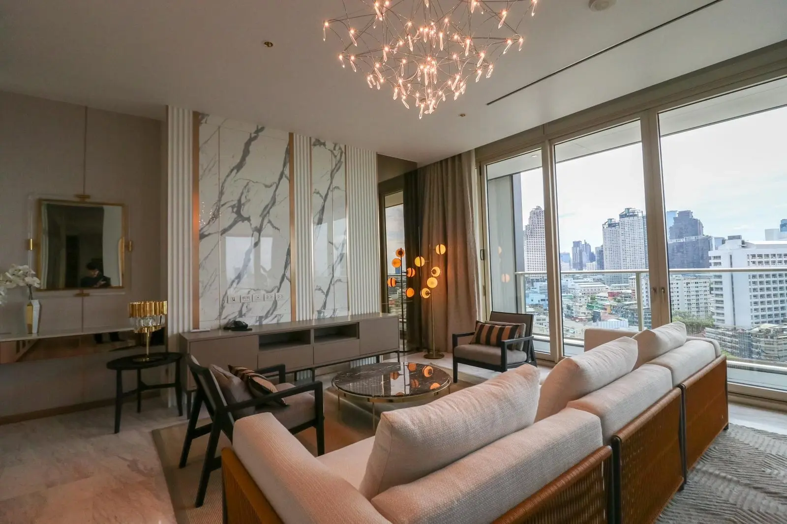 River view at Four Seasons Private Residences 4 beds 