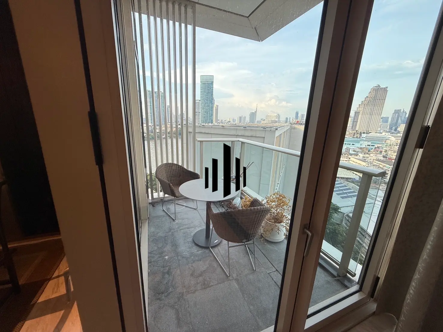River Front at Four Seasons Private Residences for rent 