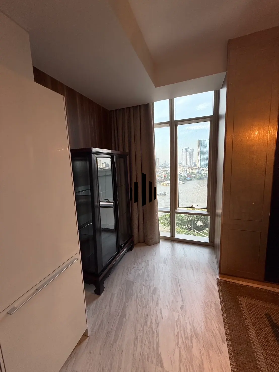 River Front at Four Seasons Private Residences for rent 