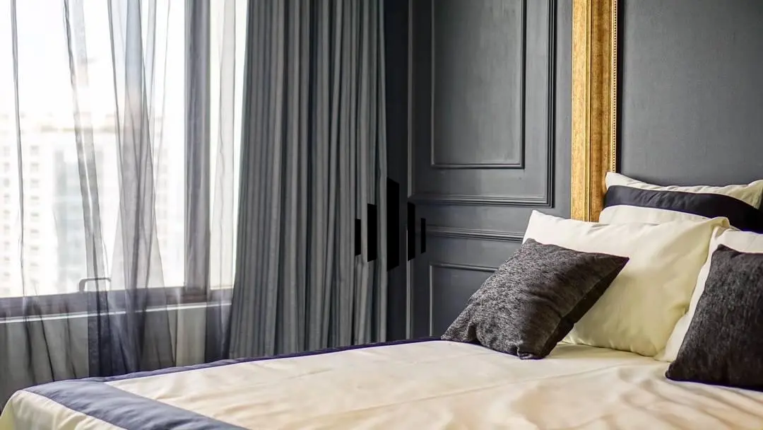 Spacious 3-Bed, 4-Bath Condo with Stunning City Views on 35th Floor