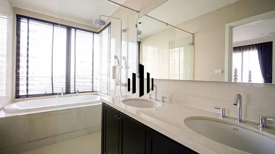 Spacious 3-Bed, 4-Bath Condo with Stunning City Views on 35th Floor