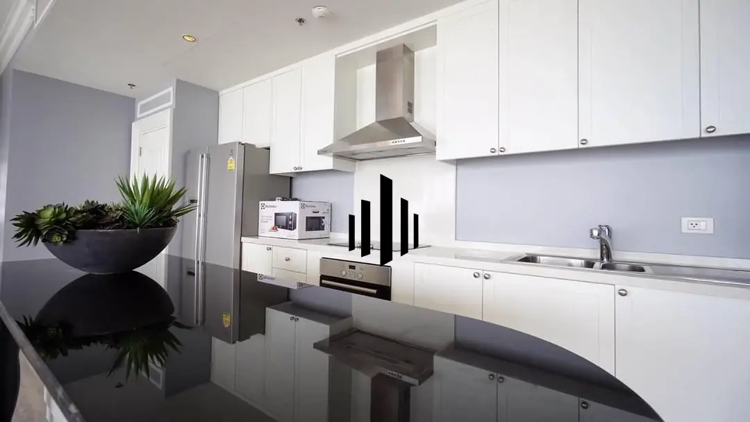 Spacious 3-Bed, 4-Bath Condo with Stunning City Views on 35th Floor
