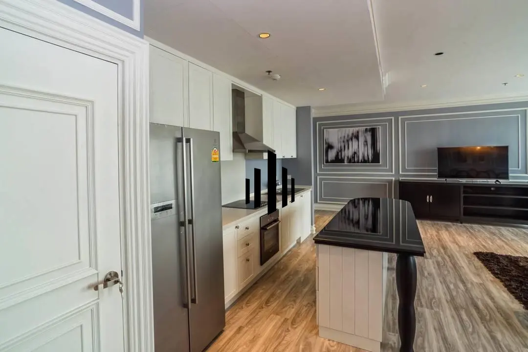 Spacious 3-Bed, 4-Bath Condo with Stunning City Views on 35th Floor
