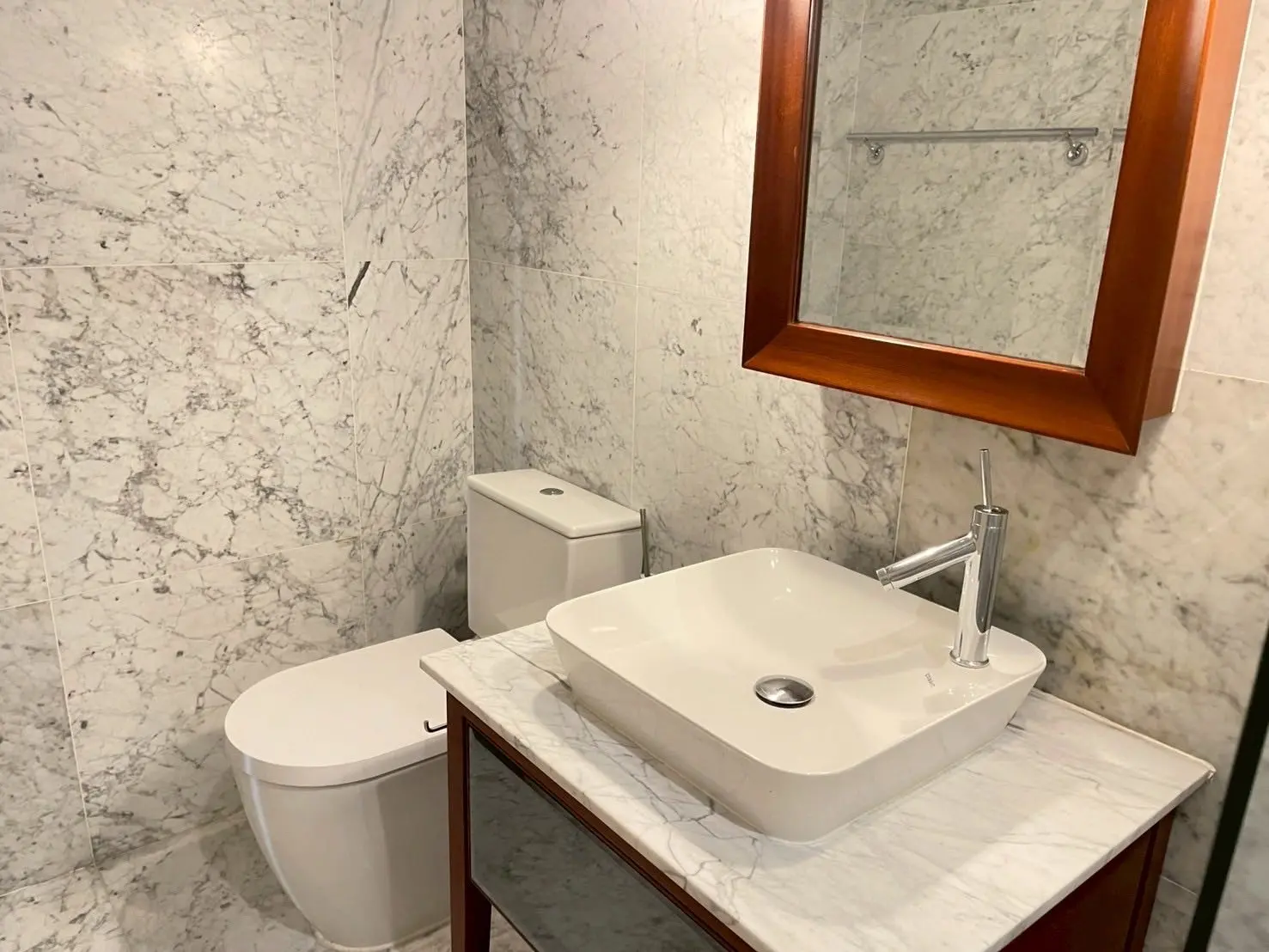 Modern Luxury Condo in Thonglor for sale 