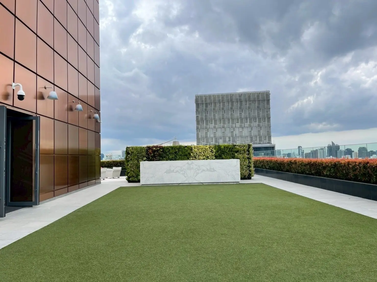 Modern Luxury Condo in Thonglor for sale 