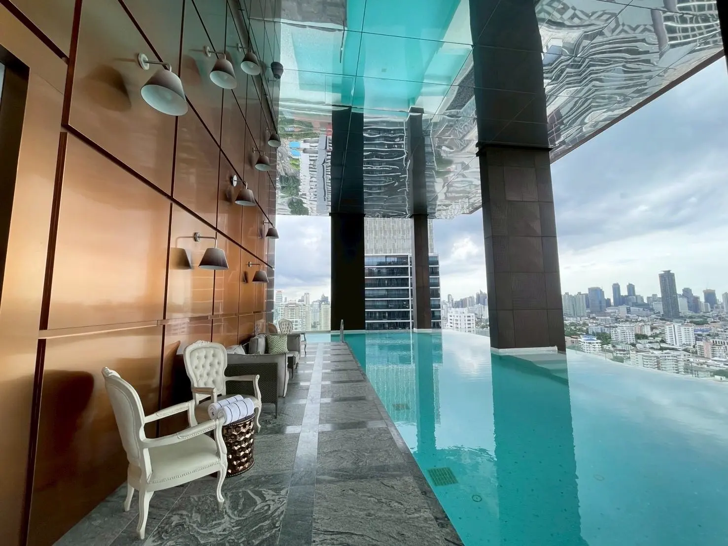 Modern Luxury Condo in Thonglor for sale 