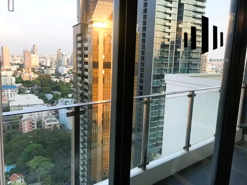 Spacious 3-Bed, 4-Bath Condo with Stunning City Views and High-End Finishes