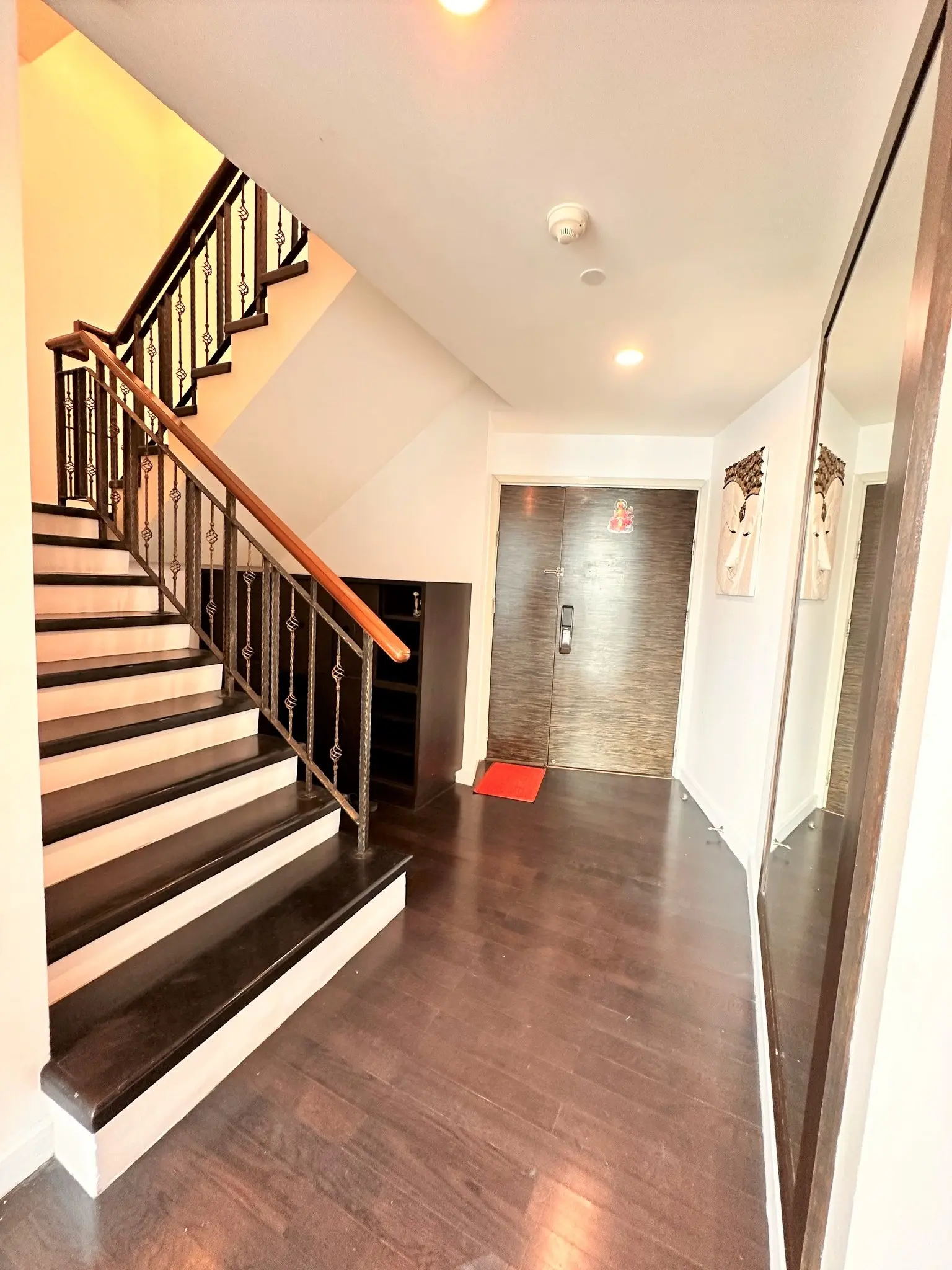 River View Penthouse large balcony and Pet friendly with for rent Pet friendly wiht  360 C View 