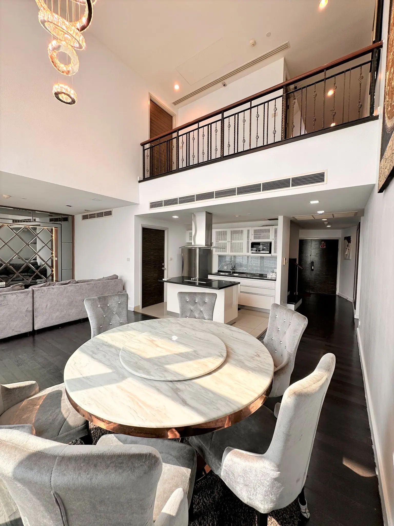 River View Penthouse large balcony and Pet friendly with for rent Pet friendly wiht  360 C View 