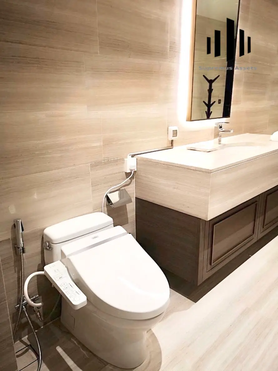 Diplomat 39 for rent 100 Meters to Emquatier and BTS Phompong