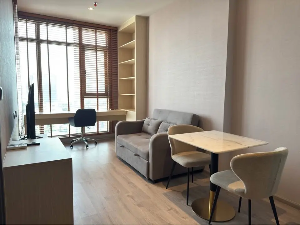 Rhythm Estate Ekamai 1 bed for rent
