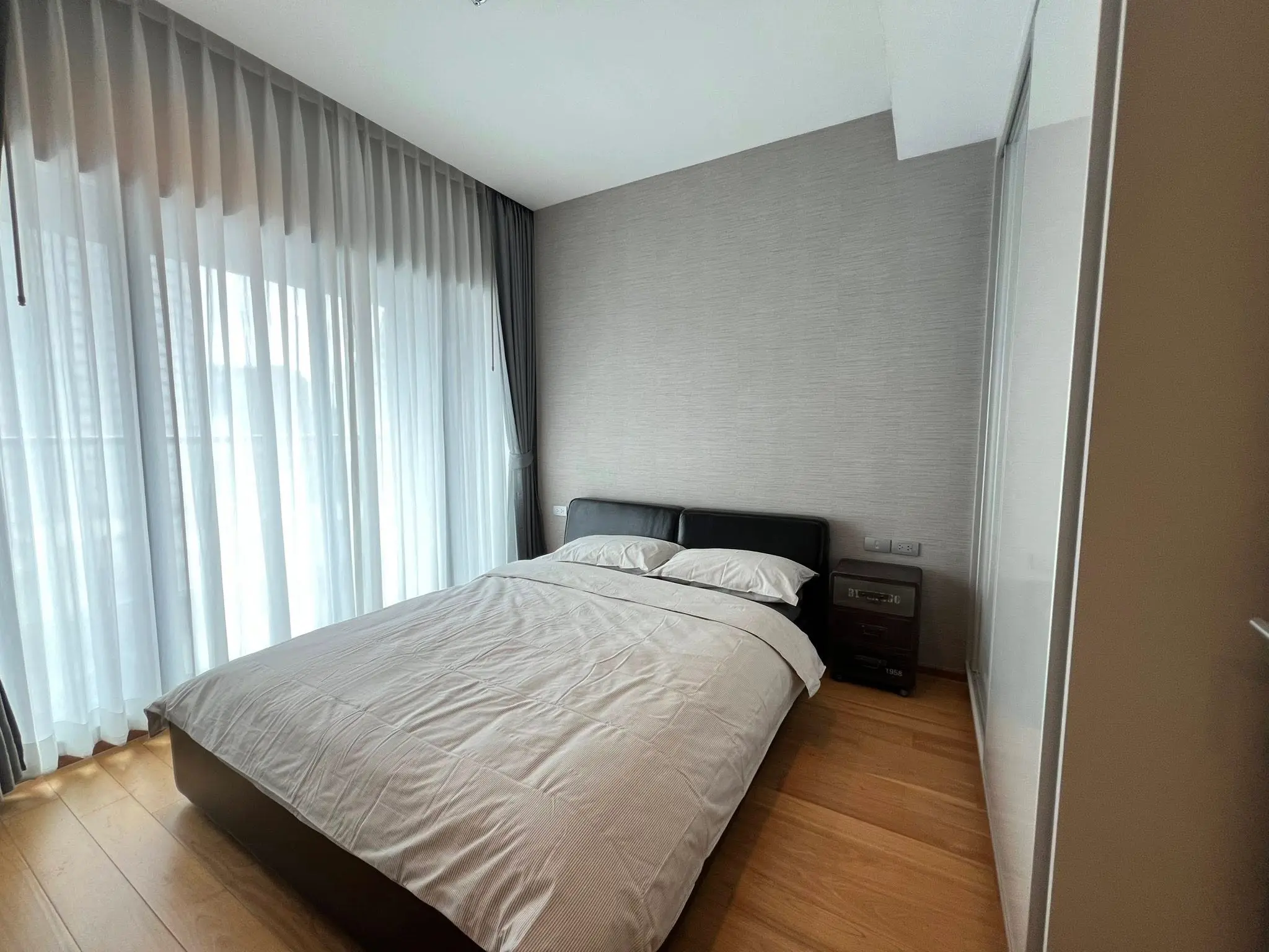 Hyde 13 for rent 2 beds Near BTS and hotel Hyatt 