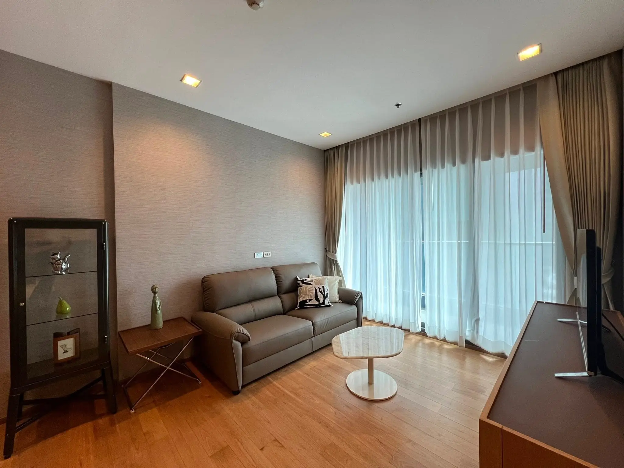 Hyde 13 for rent 2 beds Near BTS and hotel Hyatt 