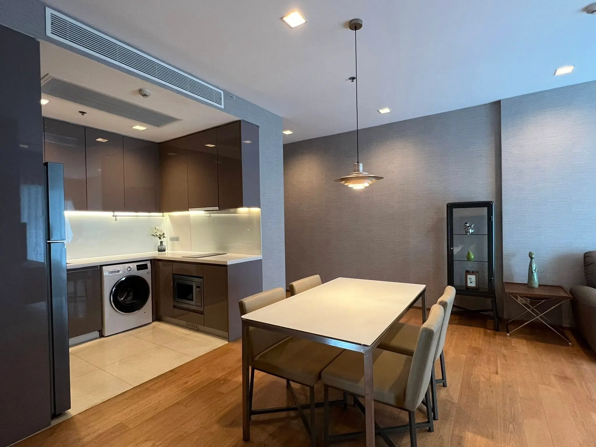 Hyde 13 for rent 2 beds Near BTS and hotel Hyatt 