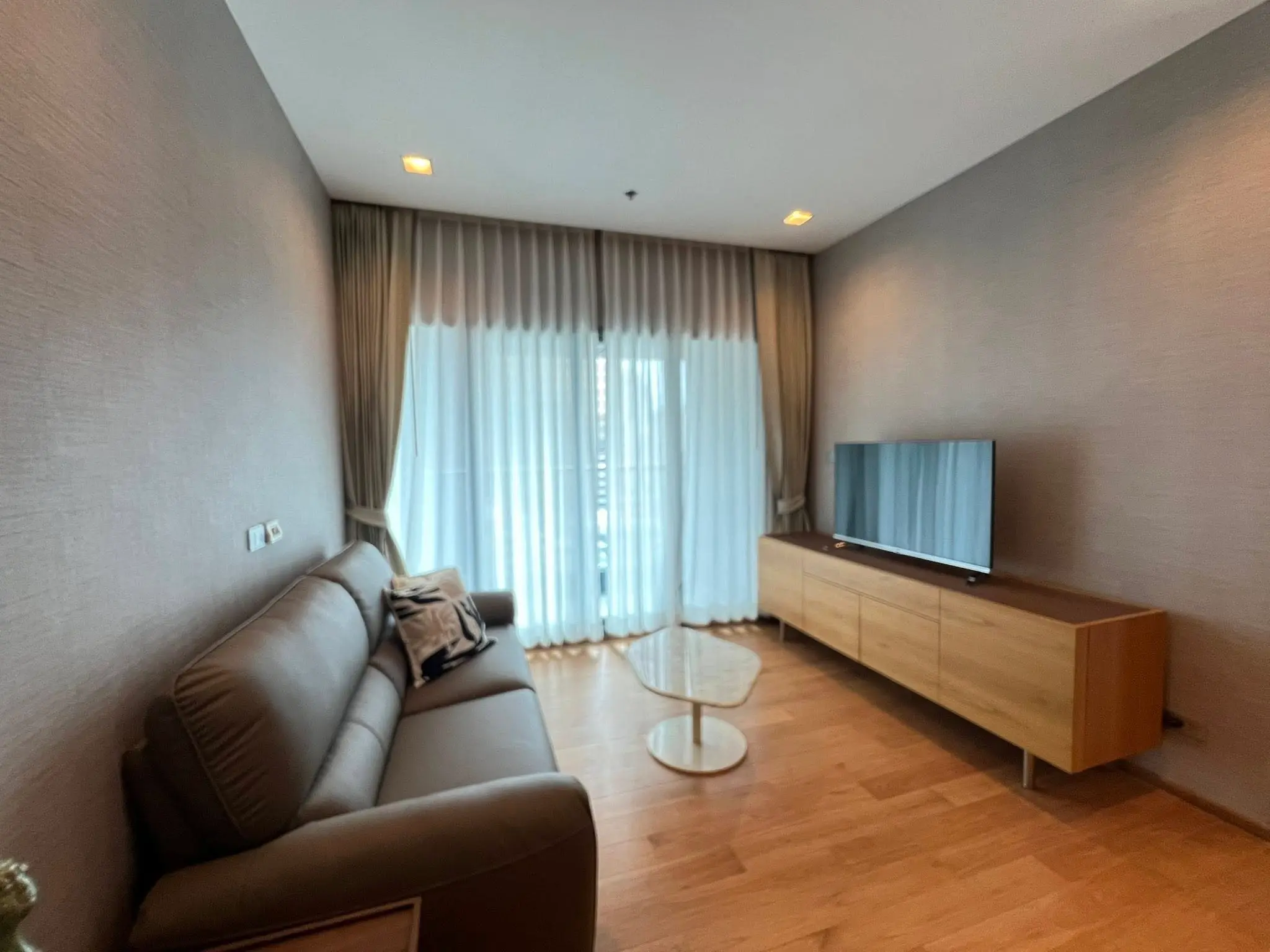 Hyde 13 for rent 2 beds Near BTS and hotel Hyatt 