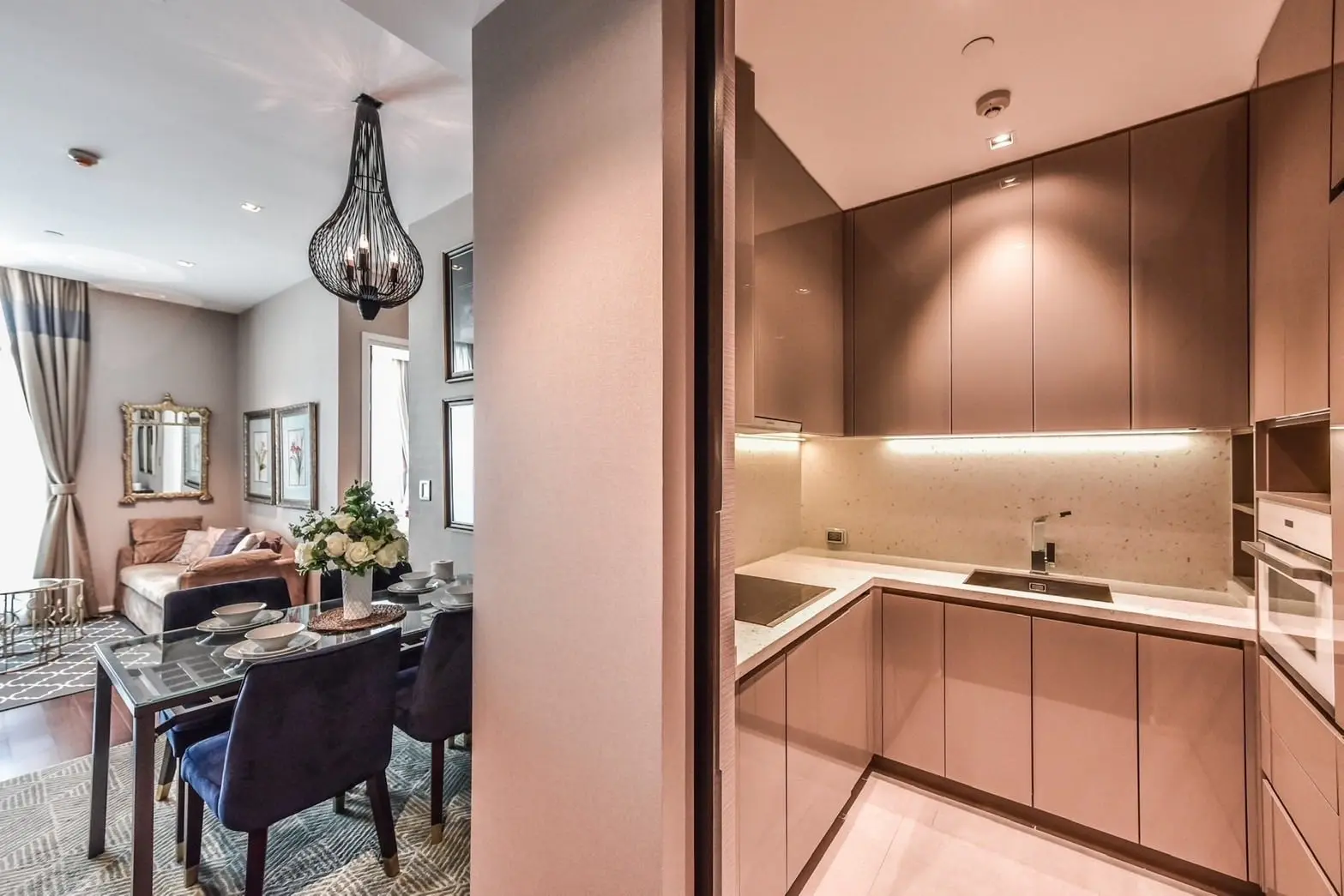 Diplomat 39 for rent 2 beds fully furnished with pool view
