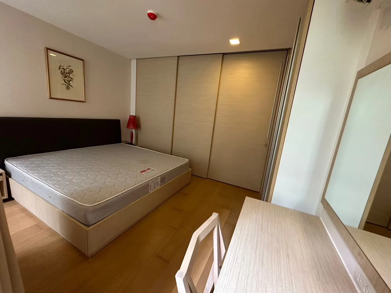 Sukhumvit 49 Condo 1 bed for sale , low floor 4th 