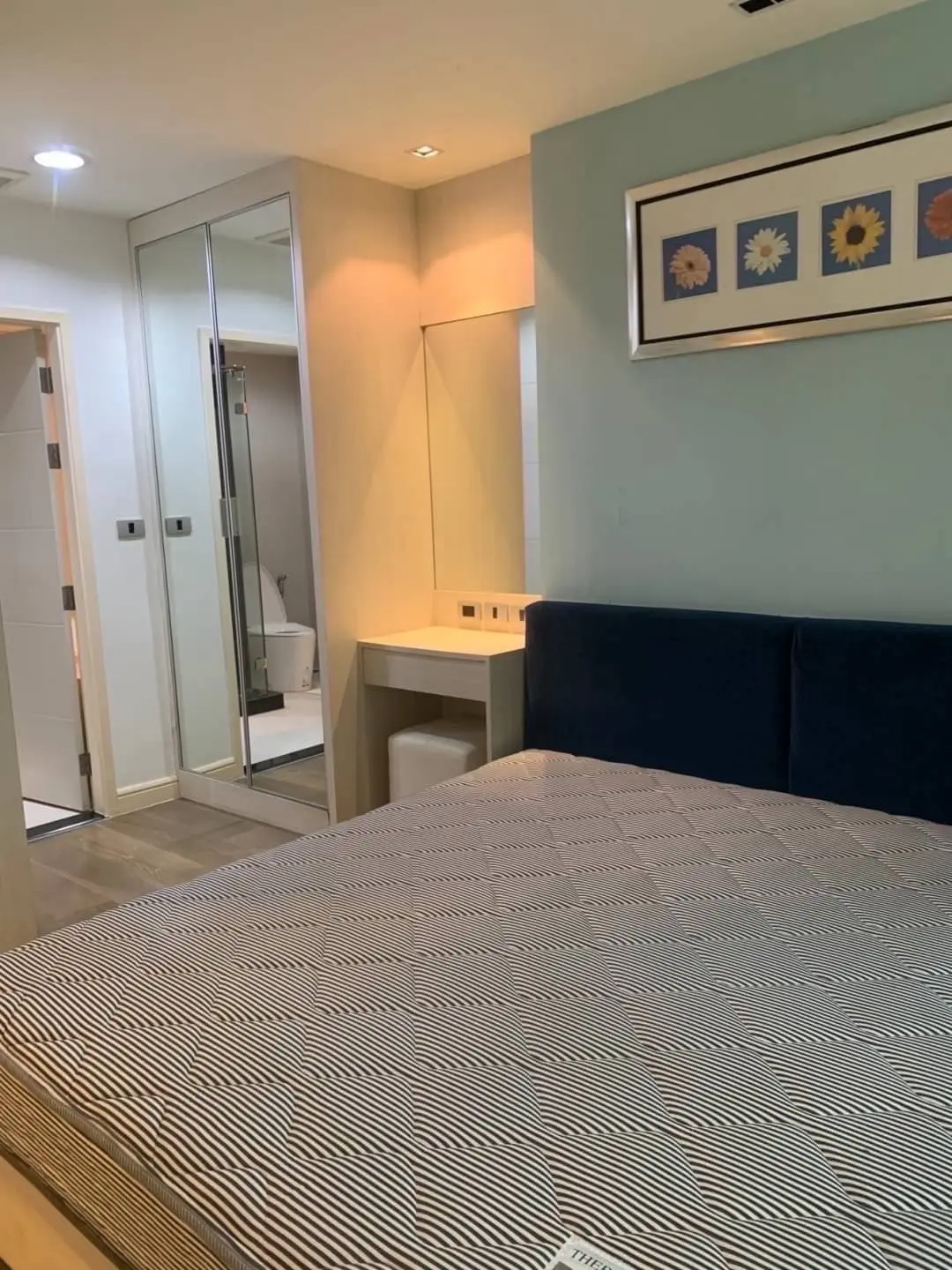 Condo Next to Emporium and Benjasiri Park for sale 