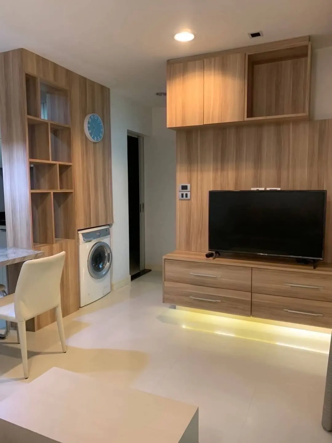 Condo Next to Emporium and Benjasiri Park for sale 