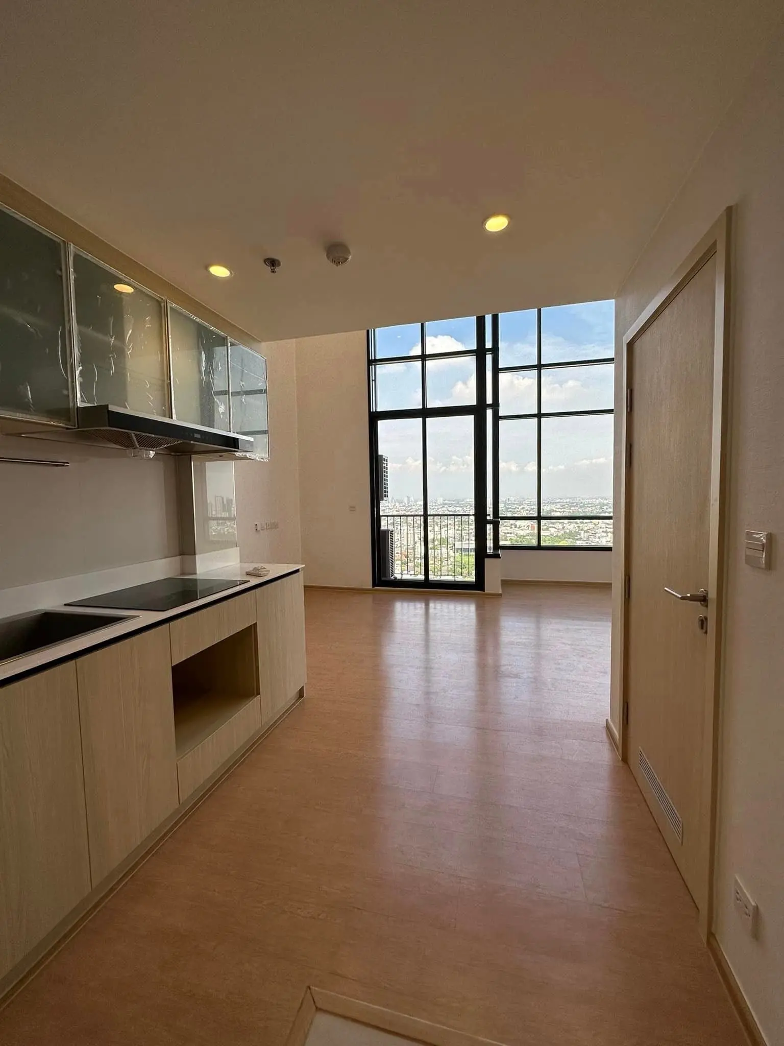 Duplex for sale high floor in Ekamai, Brand new unit