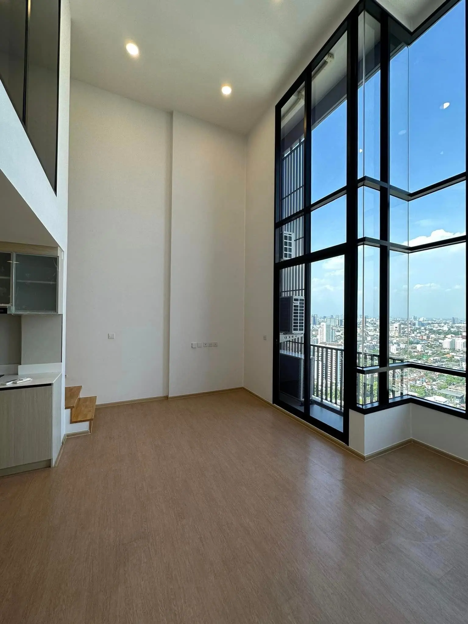 Duplex for sale high floor in Ekamai, Brand new unit