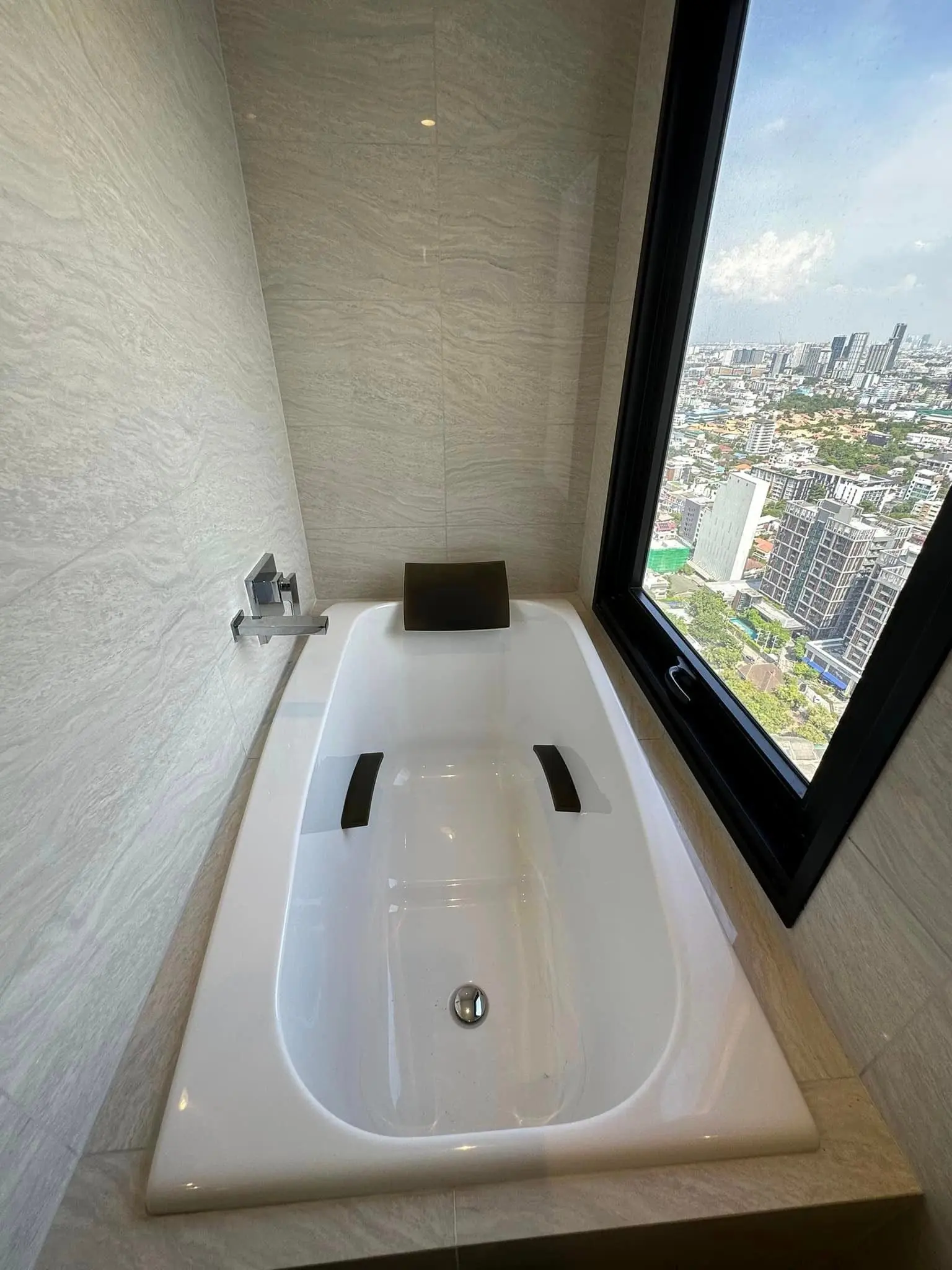 Duplex for sale high floor in Ekamai, Brand new unit