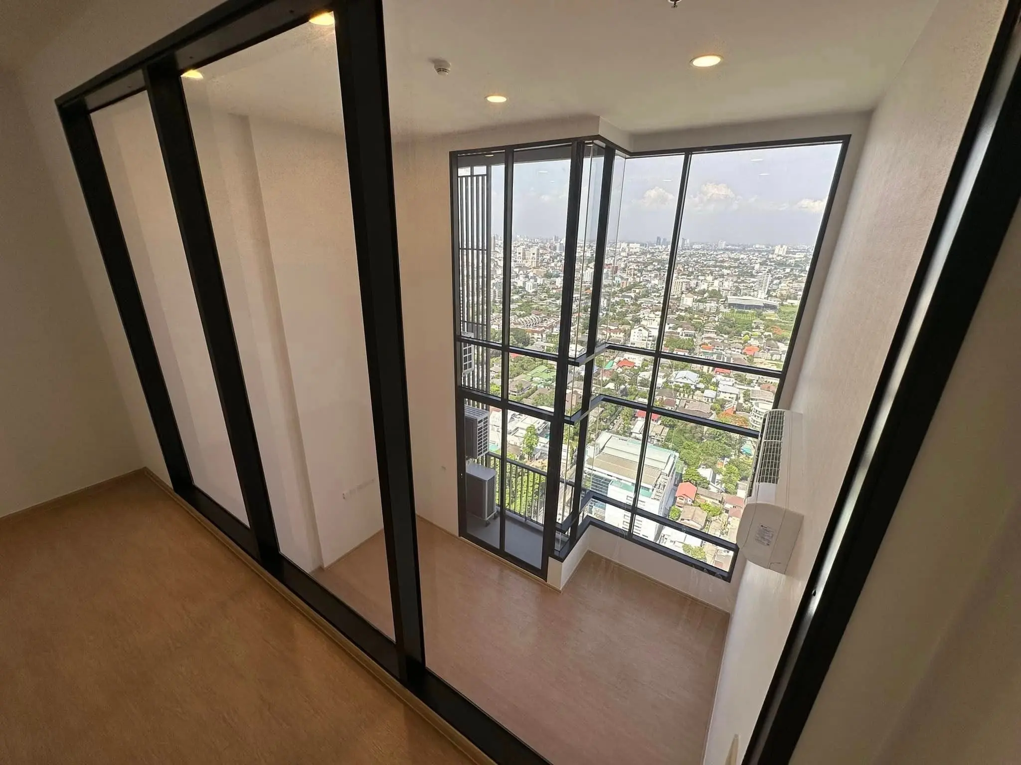 Duplex for sale high floor in Ekamai, Brand new unit