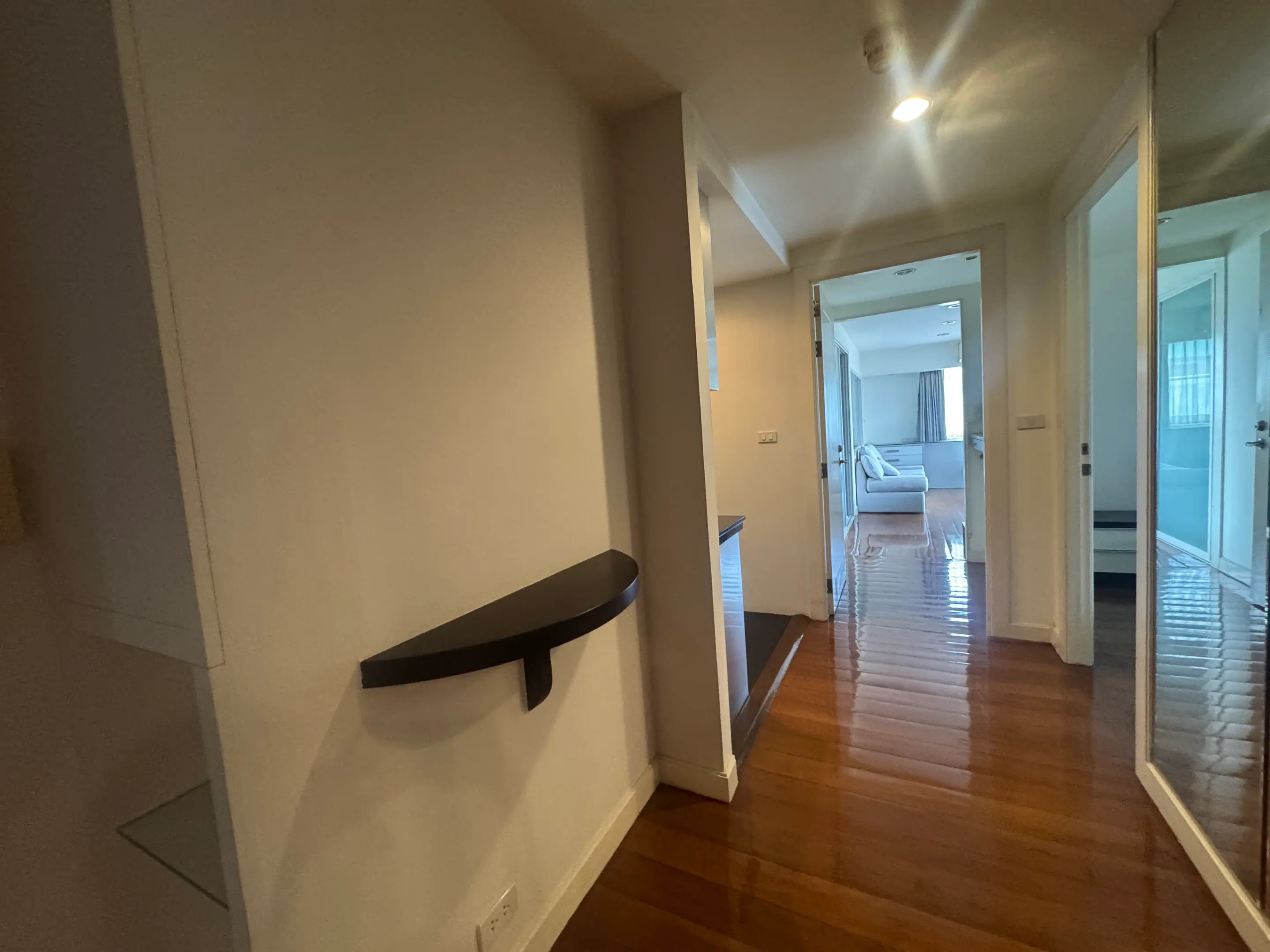 Large terrace condo in Sukhumvit 31 for sale 