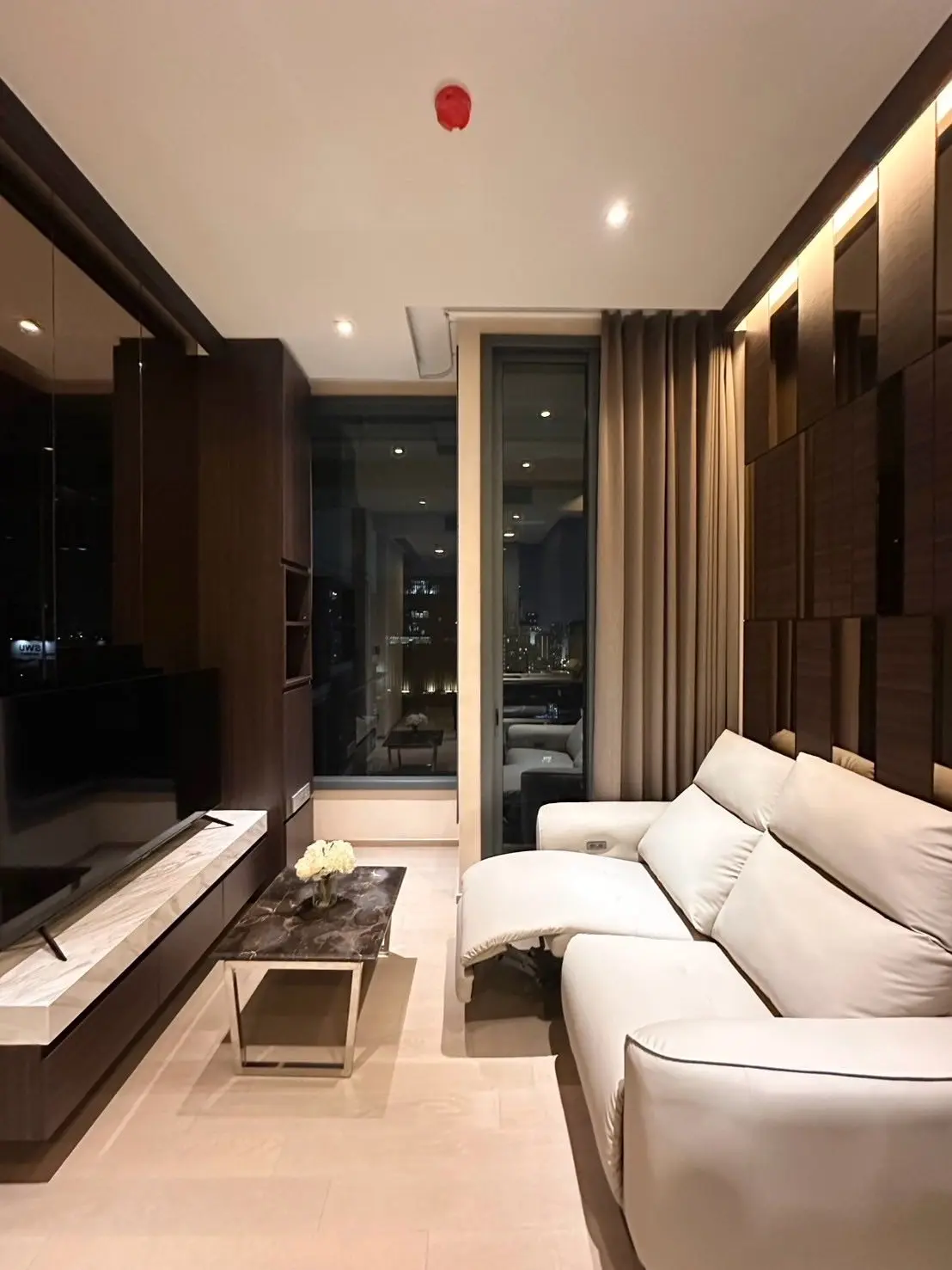 The Esse Asoke for rent 1 bed hight floor