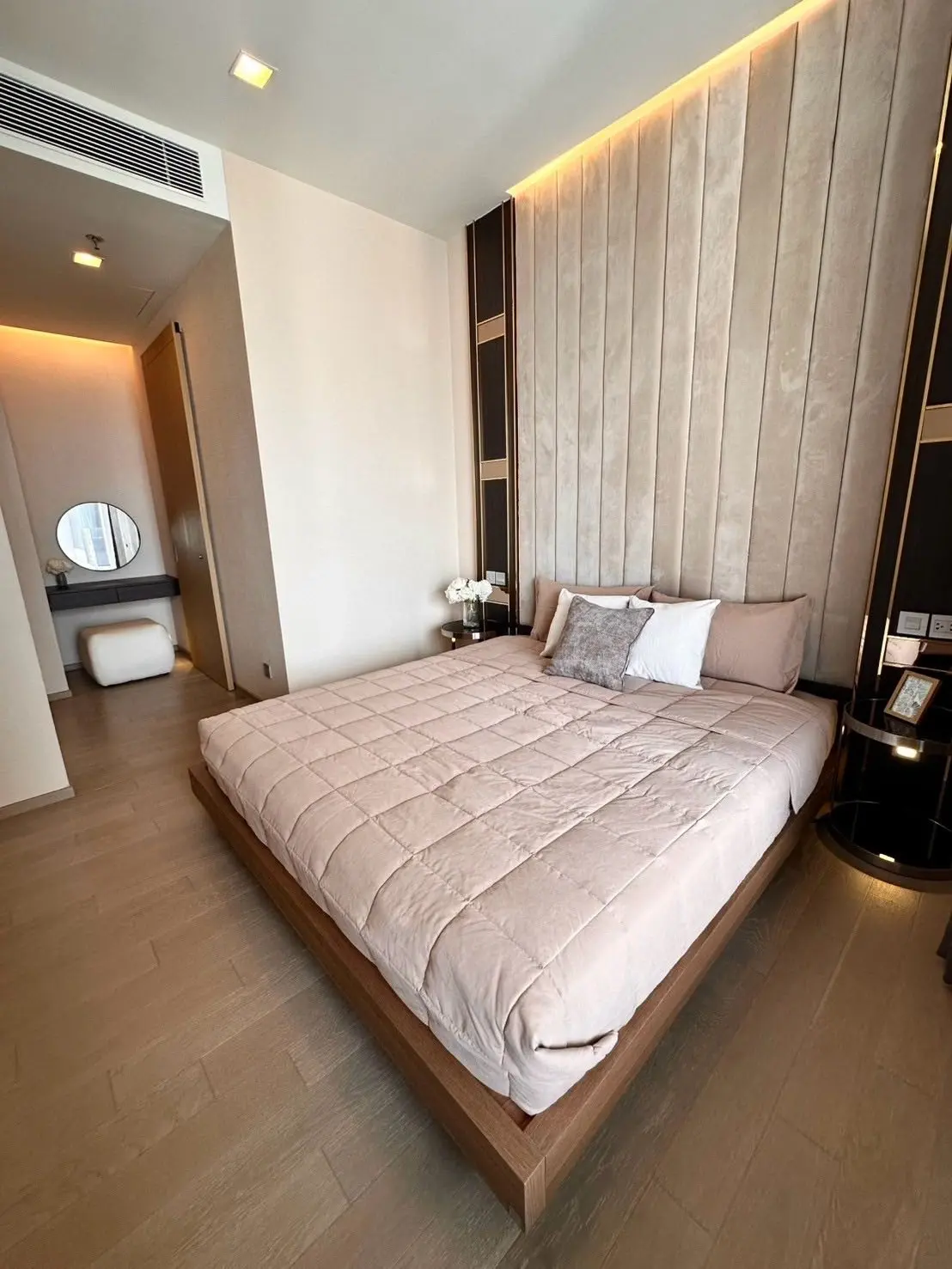 The Esse Asoke for rent 1 bed hight floor