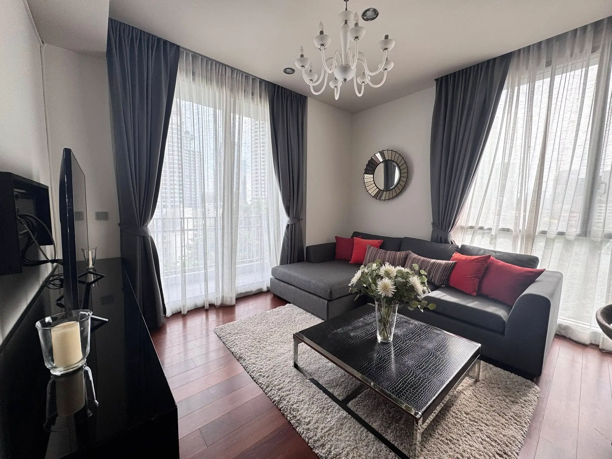 Luxury condo in near BTS in Thonglor for rent 