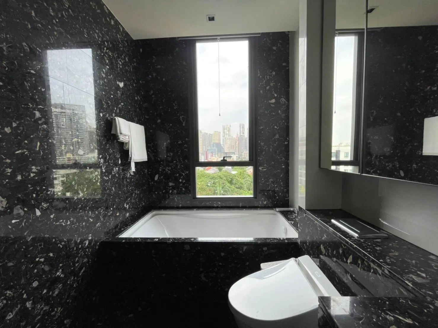 Beatniq Corner Unit for sale with tenant- near BTS Thonglor -Phrompong
