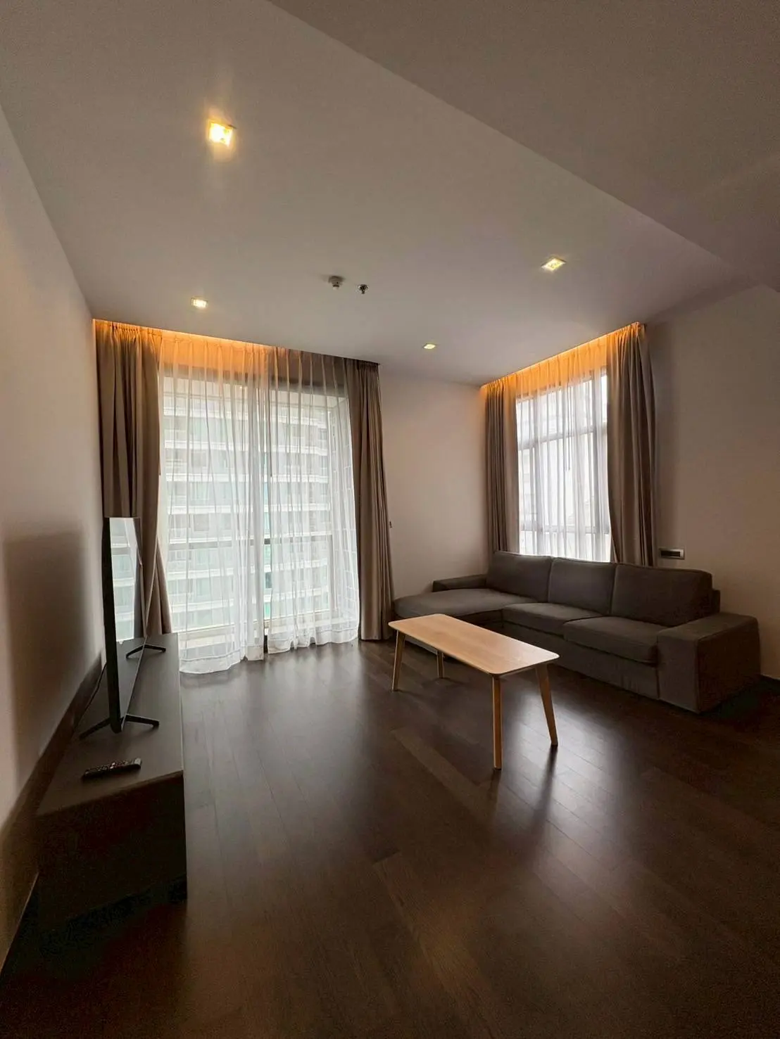 Condo The XXIX by Sansiri 2  corner unit  for rent in Sukhumvit 39