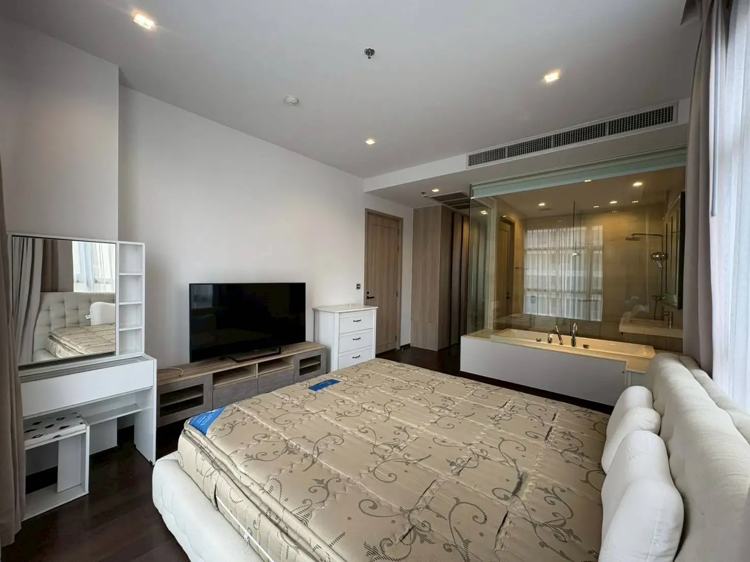 Condo The XXIX by Sansiri 2  corner unit  for rent in Sukhumvit 39
